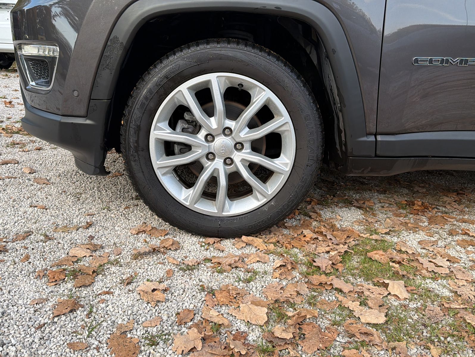 Fahrzeugabbildung Jeep Compass 1.3 T-GDI I4 LIMITED DCT 150 PS