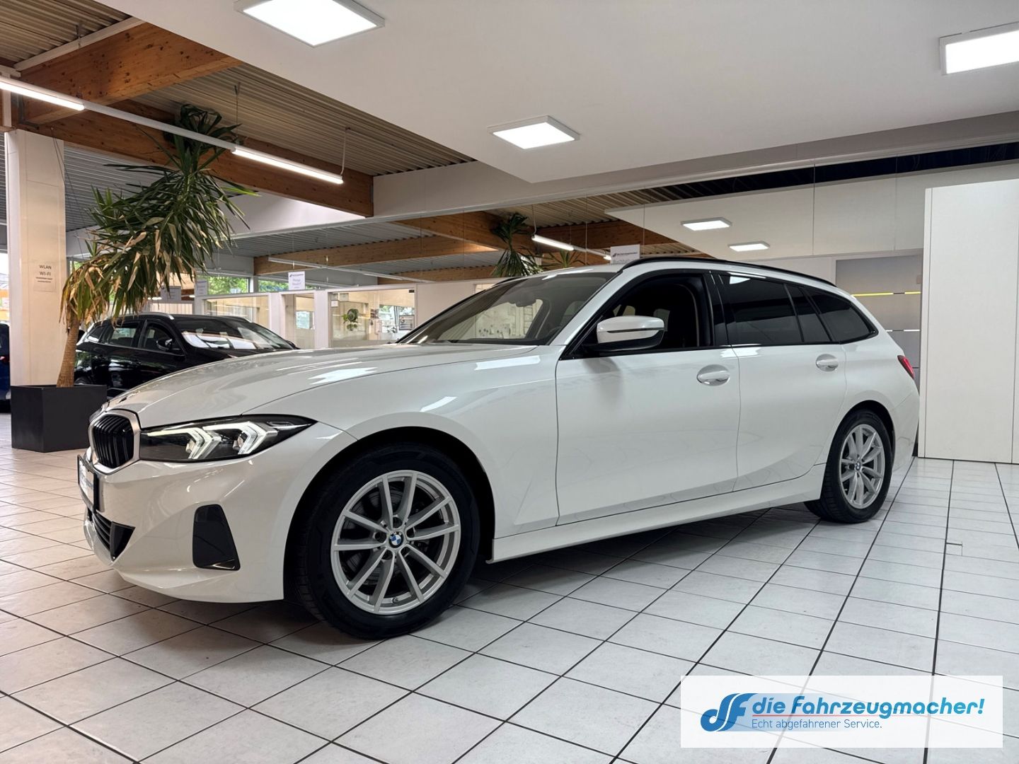 Fahrzeugabbildung BMW 320 Touring *FACELIFT*Navi Digitales Cockpit LED