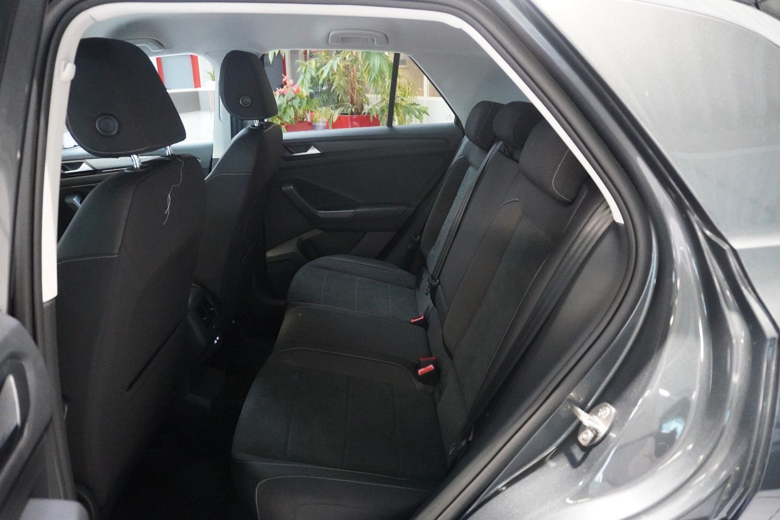 Volkswagen T-Roc - Bild 8