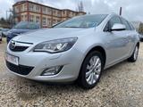 Opel Astra J Sports Tourer 1.7 CDTI INNOVATION 1.Hand - Opel Astra mit Diesel-Antrieb: Kombi, Euro4, 1.7
