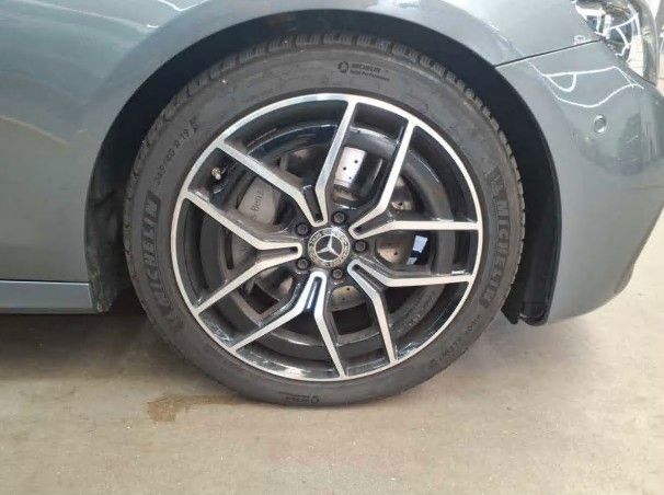 Fahrzeugabbildung Mercedes-Benz E 220 d AMG NIGHT+BURM+PANO+DISTR+HUD