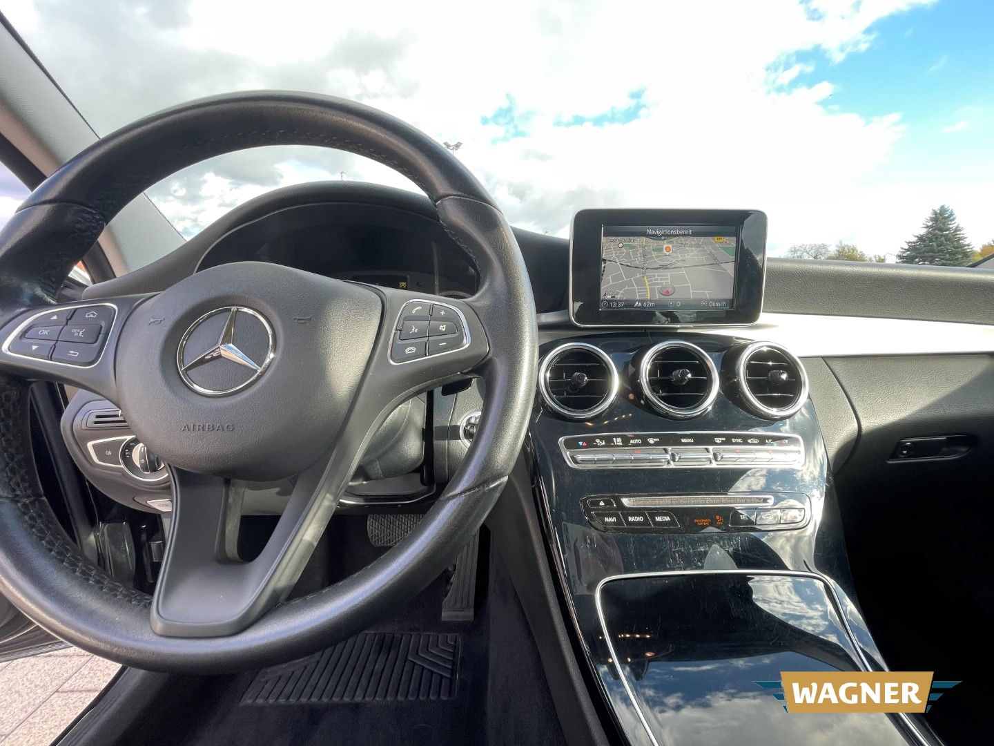 Fahrzeugabbildung Mercedes-Benz C 220 T BlueTec d Automatik Sitzheizung