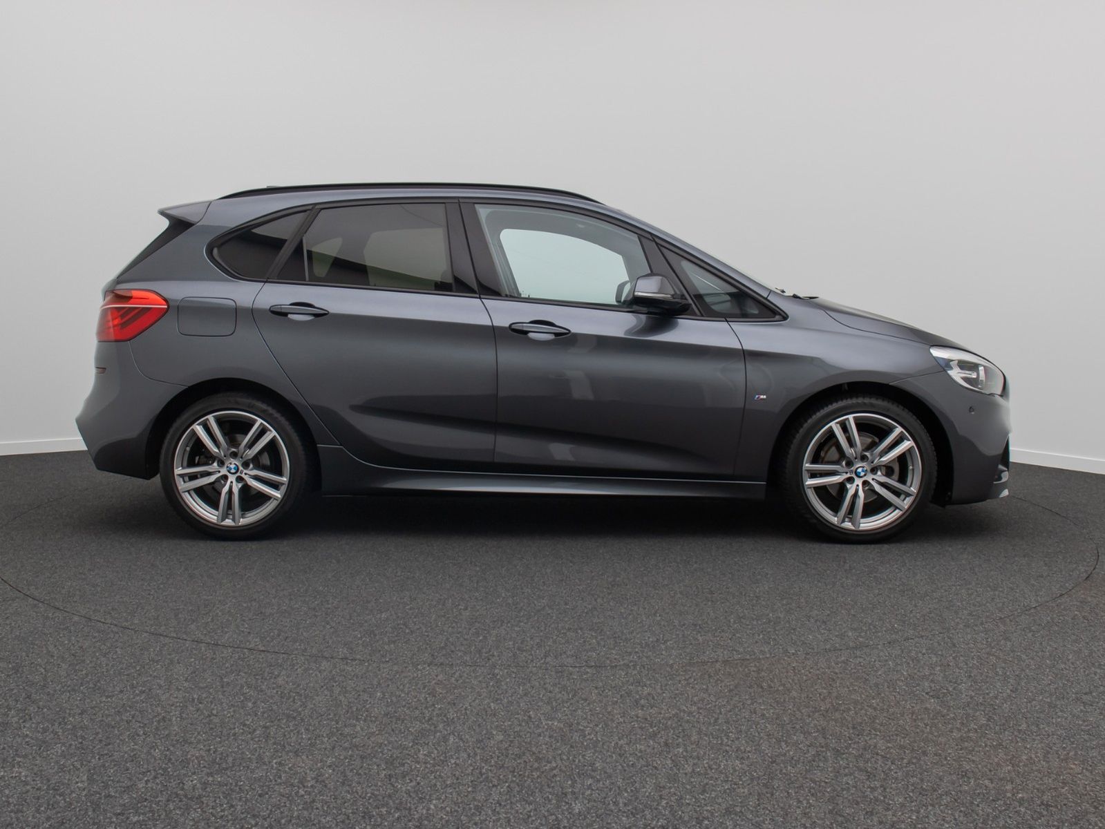 Fahrzeugabbildung BMW 218i Active Tourer M Sport HUD Komfort HiFi PDC