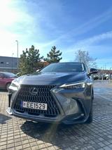 Lexus NX 450h 450h+ E-FOUR - - schwarze Lexus NX-Serie