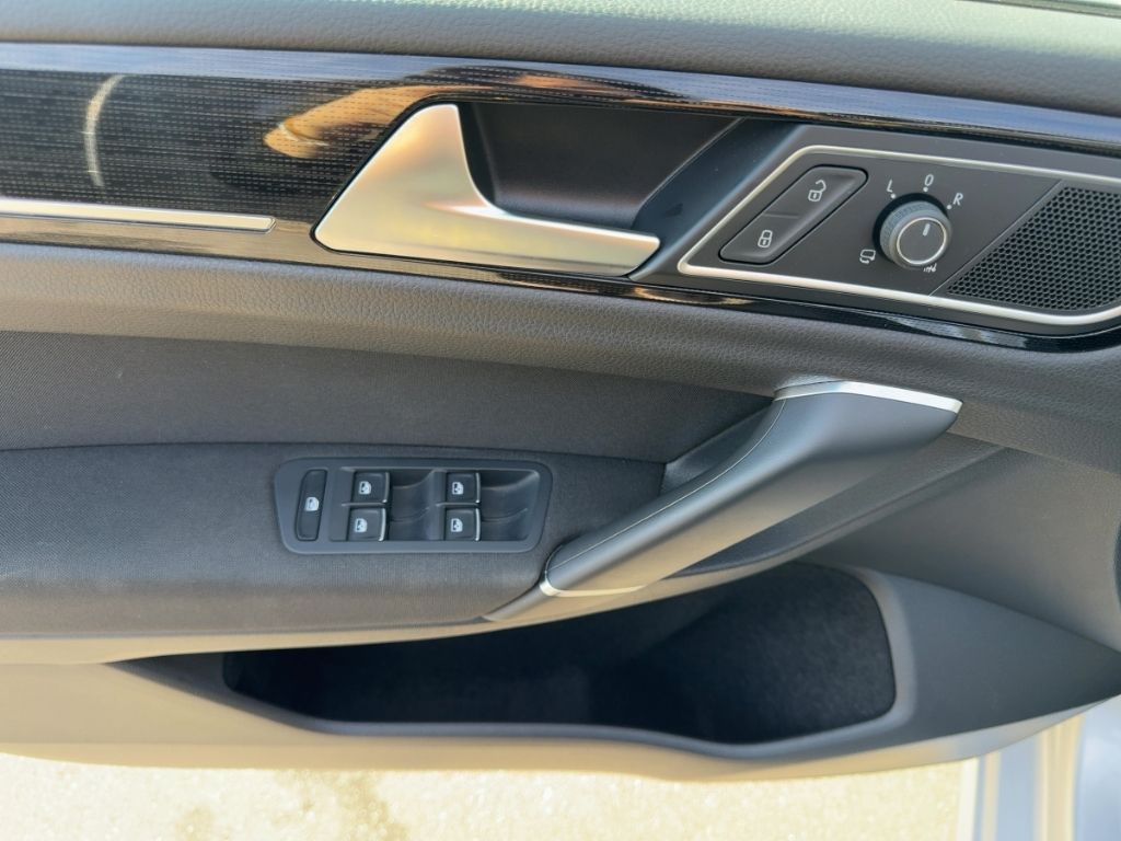 Fahrzeugabbildung Volkswagen Golf Sportsvan Highline  AHK SCHWENKB. NAVI  RÜC