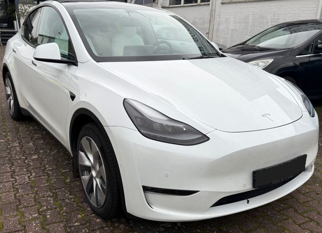 Tesla Model Y Long Range AWD* innen weiß* Mwst.ausweis