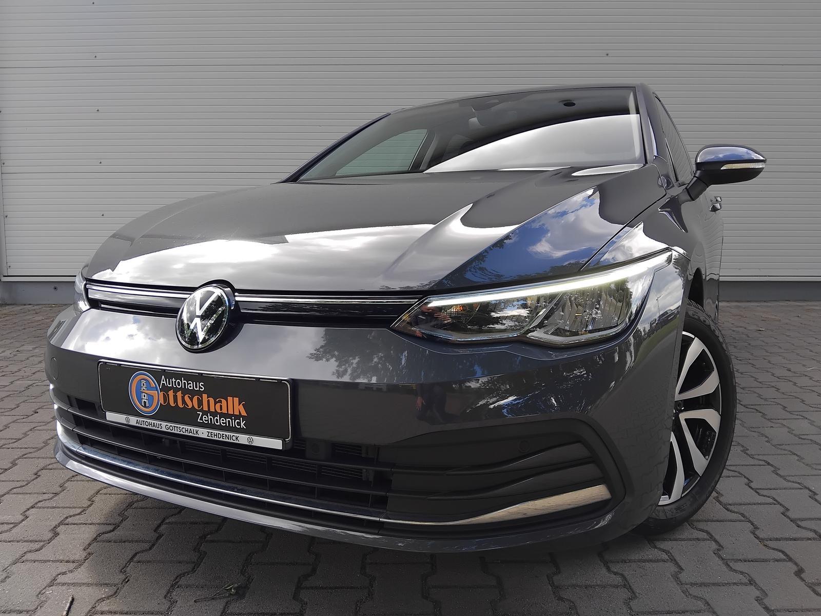 Volkswagen Golf VIII 1.5 TSI LED Navi Shzg PDC APP