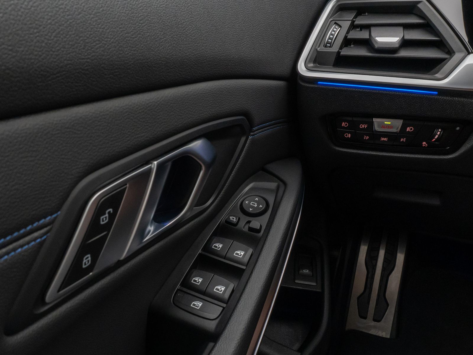 Fahrzeugabbildung BMW 330d xD M Sport Laser Kamera HUD HiFi Komfort