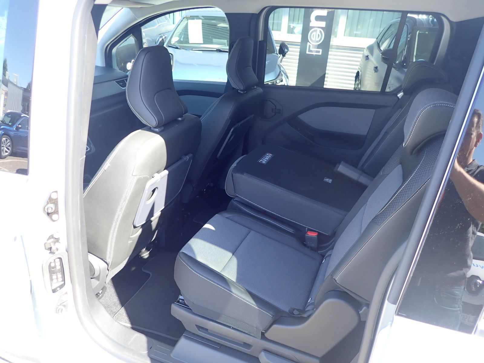 Fahrzeugabbildung Renault Grand Kangoo E-TECH Techno 45KW AC22 (L2)