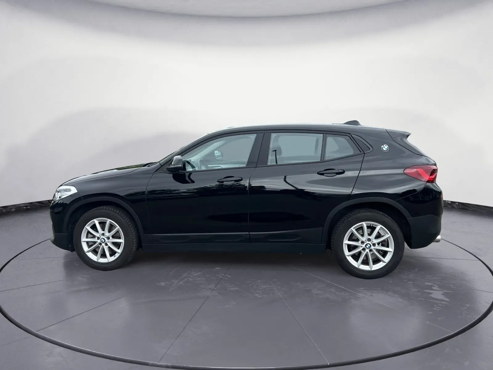 BMW X2 sDrive20i Advantage Steptronic DCT Navi AHK R, миниатюра 3