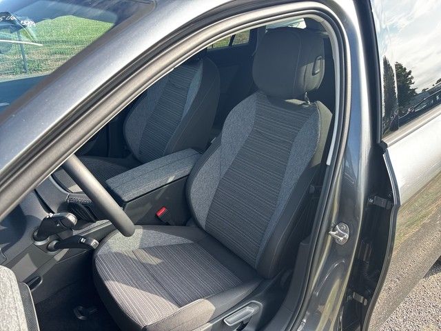 Superb Combi 2.0 TSI Selection AHK MATRIX STANDH