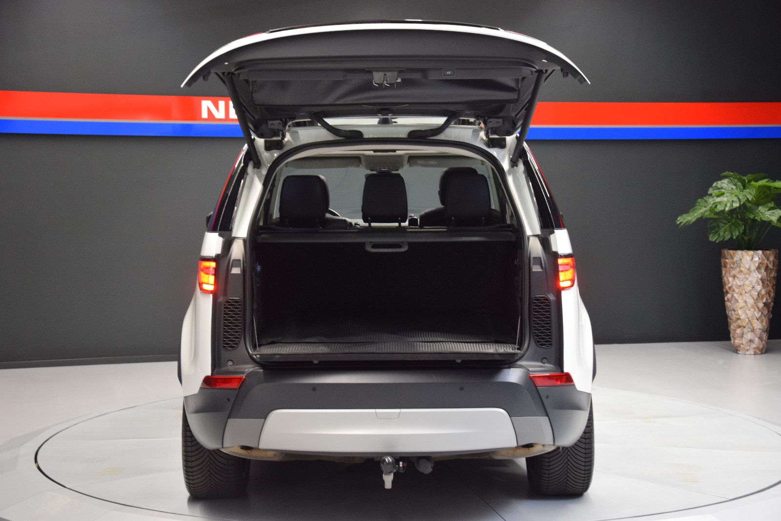 Fahrzeugabbildung Land Rover Discovery 5 HSE SDV6 Pano 7. Sitze Meridian 360°