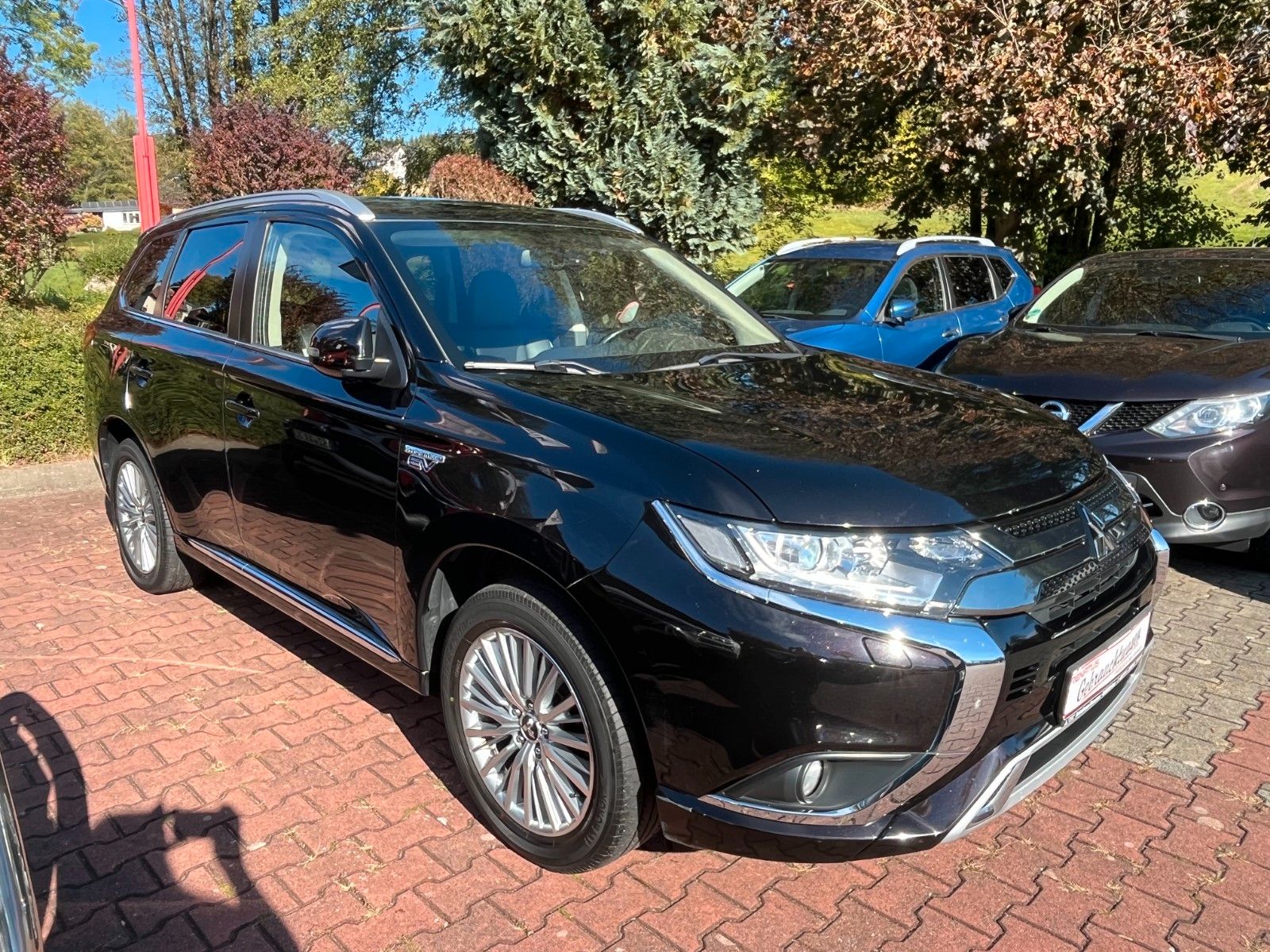 Mitsubishi Outlander PHEV Basis 4WD imagem 3