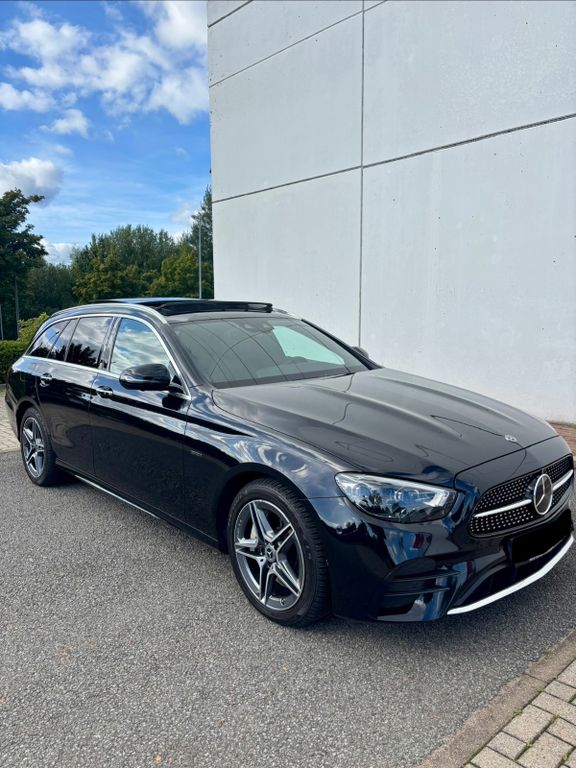 Image of Mercedes-Benz E 300