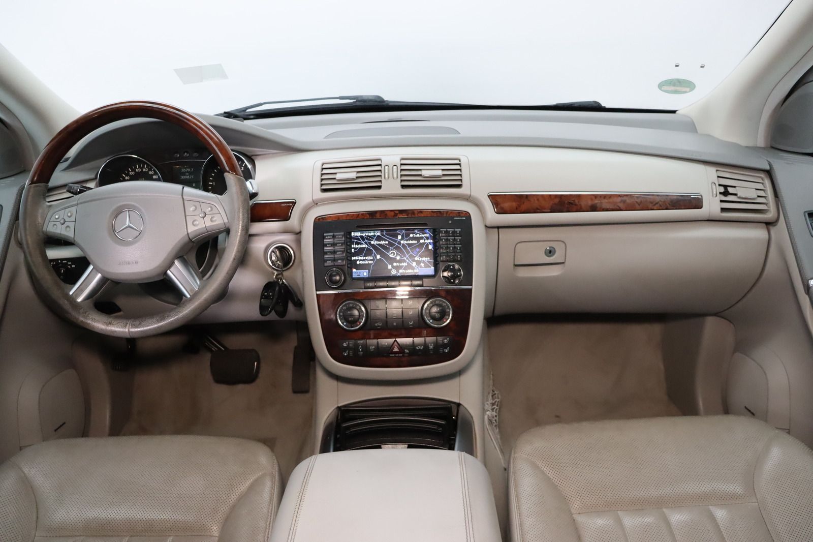 Fahrzeugabbildung Mercedes-Benz R 320 CDI 4MATIC * HUD * AHK * Navi
