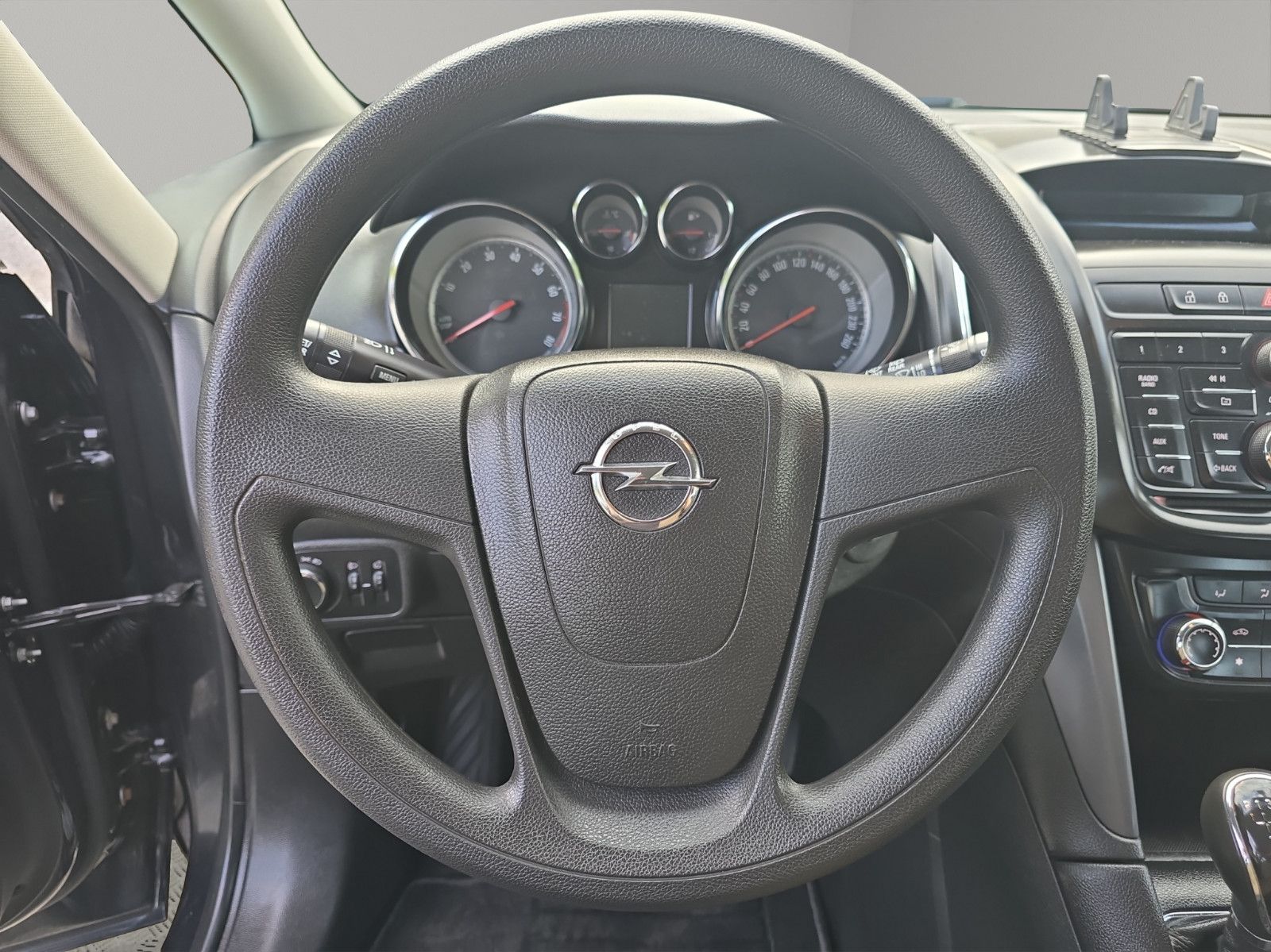 Fahrzeugabbildung Opel Zafira C Tourer Selection 7-Sitze TÜV INSP. NEU