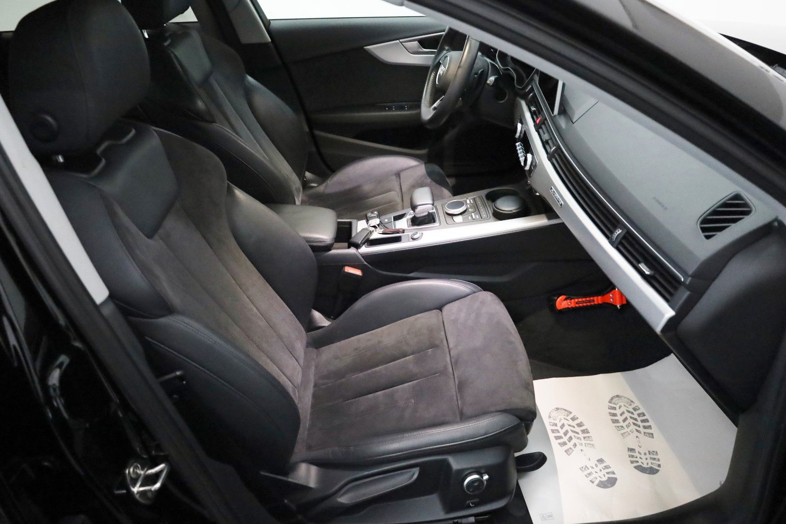 Fahrzeugabbildung Audi A4 Avant 40TDI quattro sport T.Leder,Navi,LED,SH