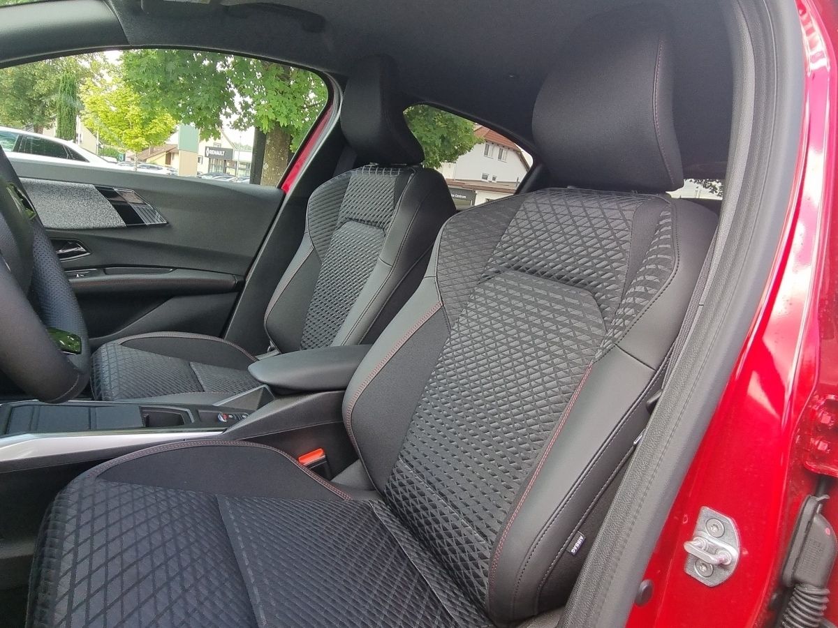 Fahrzeugabbildung Renault Clio Techno TCe 115 EDC
