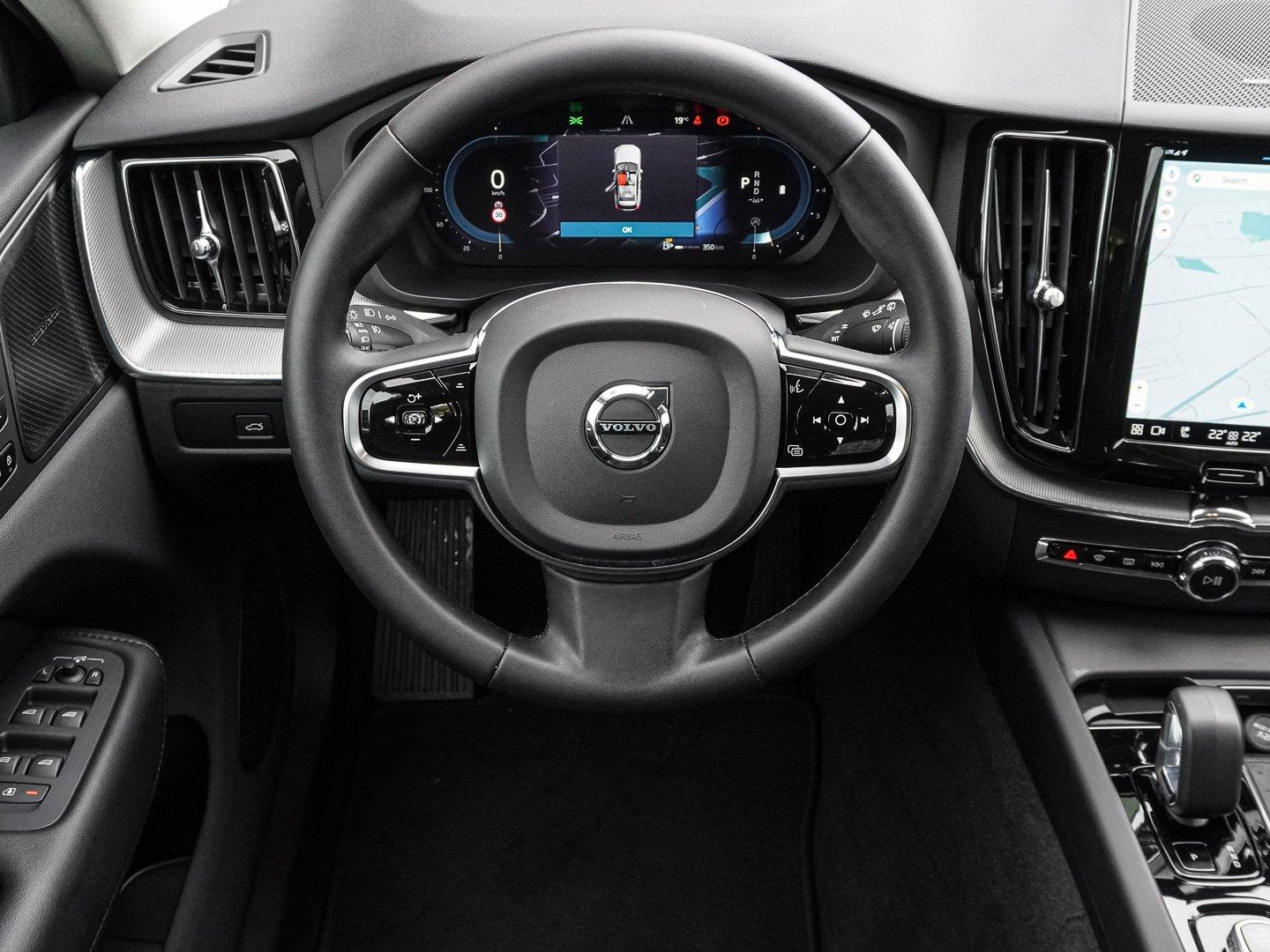 Volvo XC60 B4 B Plus Dark H&K 19ZOLL FRONTHZG SHZ-HI