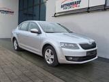 Skoda Octavia 1.4 TSI Lim. Elegance*Navi*Xenon* Klima - Skoda Octavia mit Benzin-Antrieb: Limousine, 1.4