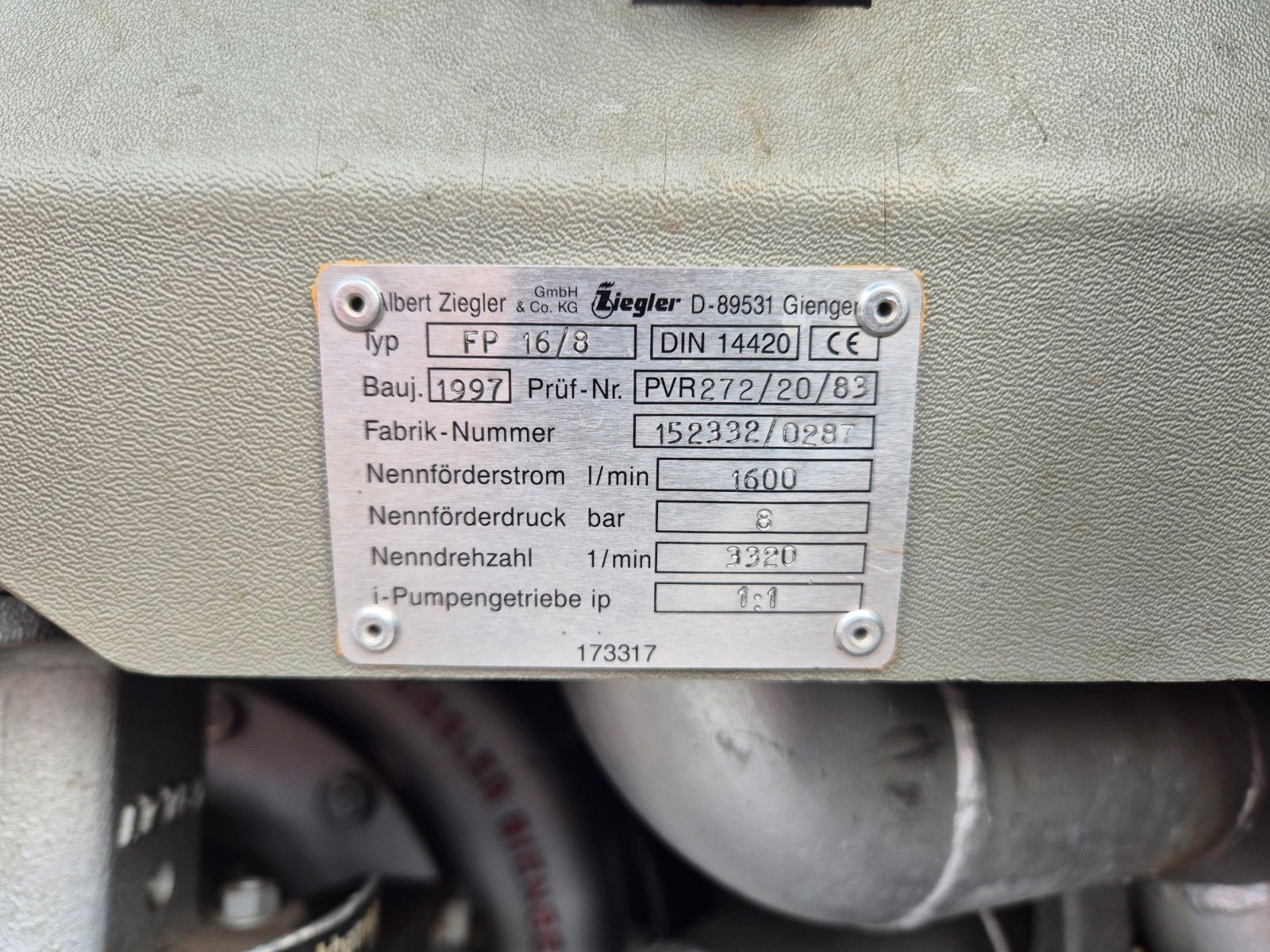 Fahrzeugabbildung Mercedes-Benz 1224 AF 16/12 Löschfahrzeug 1.680l