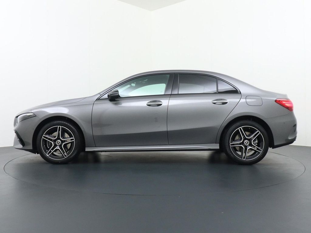 Mercedes-Benz A 250 e Star Edition AMG Line | Nightpakket | Ve