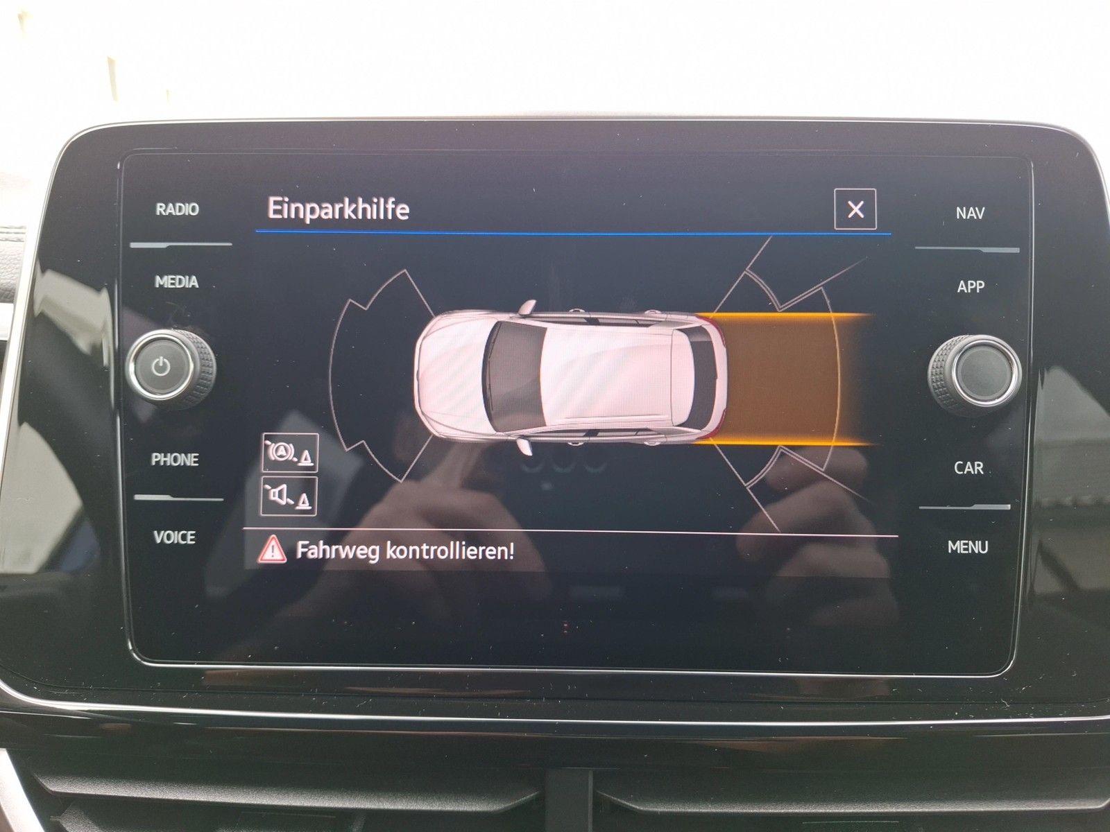 Fahrzeugabbildung Volkswagen T-Roc TSI R-Line DSG Matrix Navi AID ACC Park-As