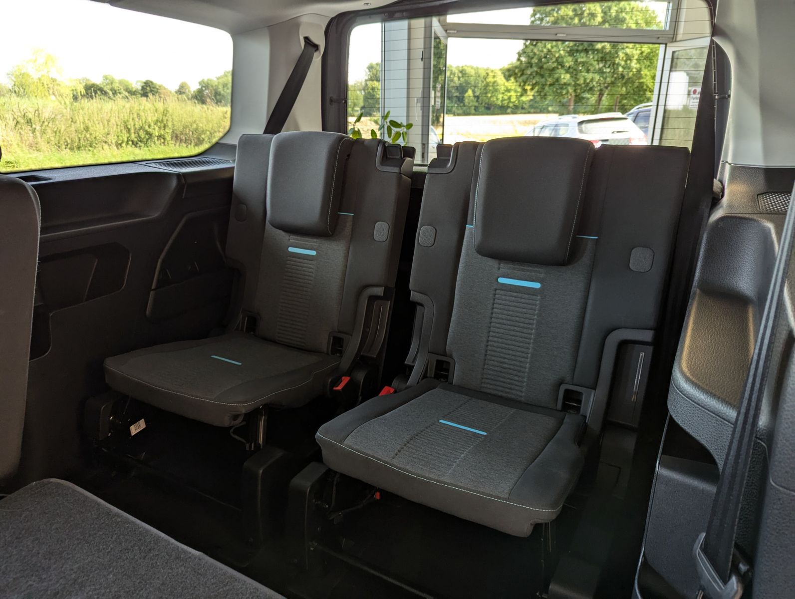 FORD Grand Tourneo L2 Active 7-Sitz Bi-LED Pano AHK - Image 14