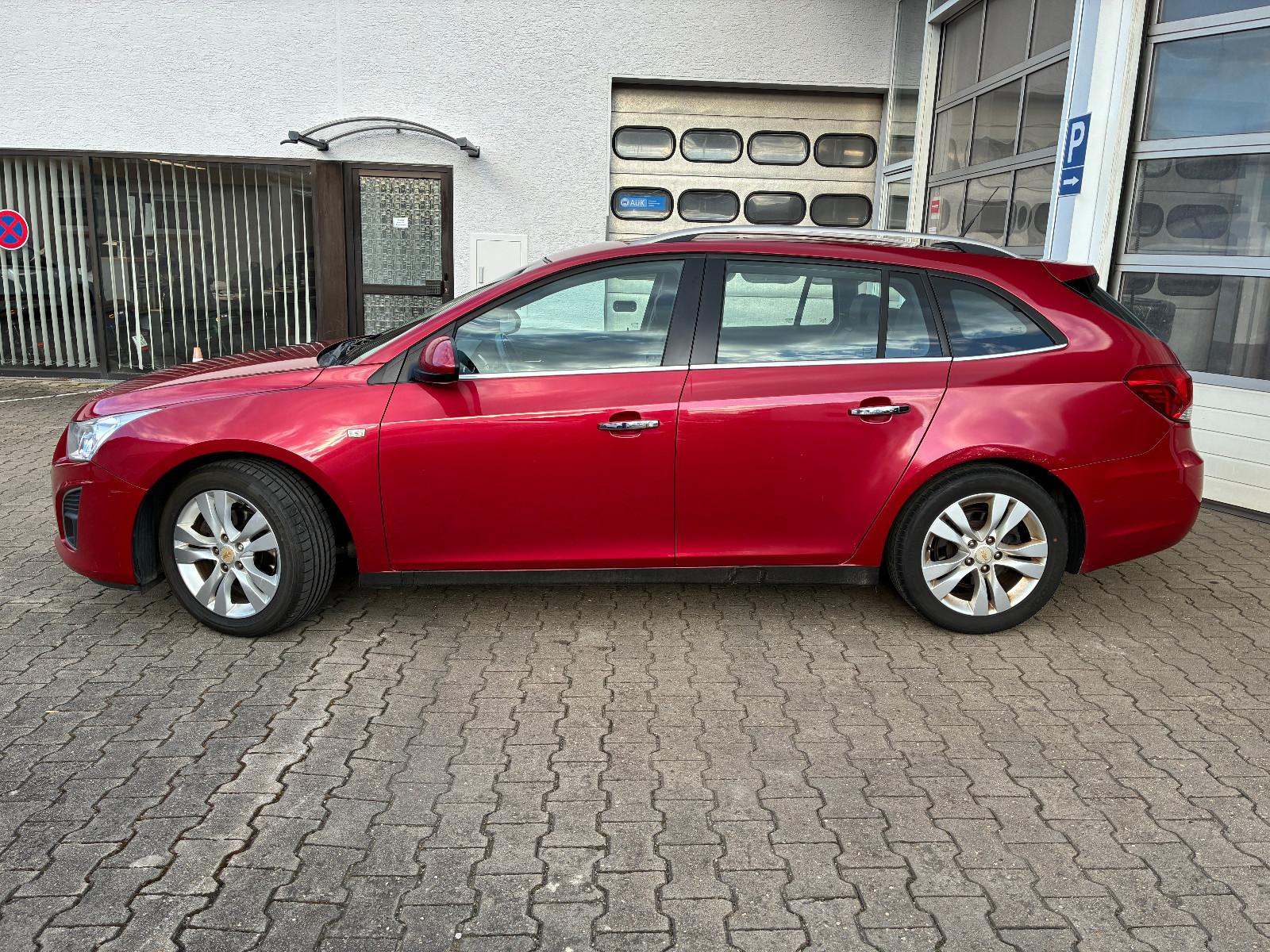 Chevrolet Cruze Station Wagon LTZ - AHK -