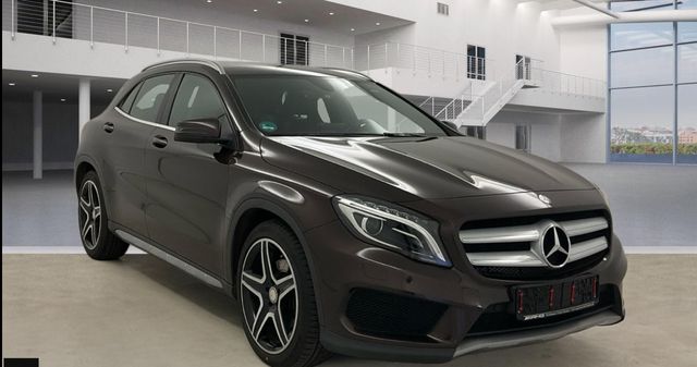 Mercedes-Benz GLA 220 CDI AMG-Line BI-XEN+NAV+KAM+COMAND+MEMO+