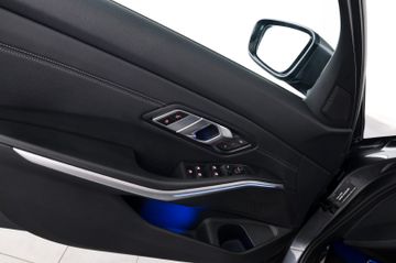 BMW 320i xDrive Limousine M Sport M 50 Jahre