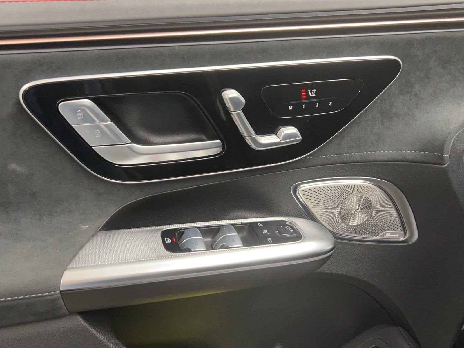 Fahrzeugabbildung Mercedes-Benz EQE350 4M AMG Premium+ AIRMATIC RemotePark Night