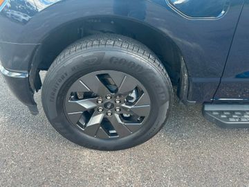 Ford F150 Lightning Lariat gr. Batterie im Vorlauf+20