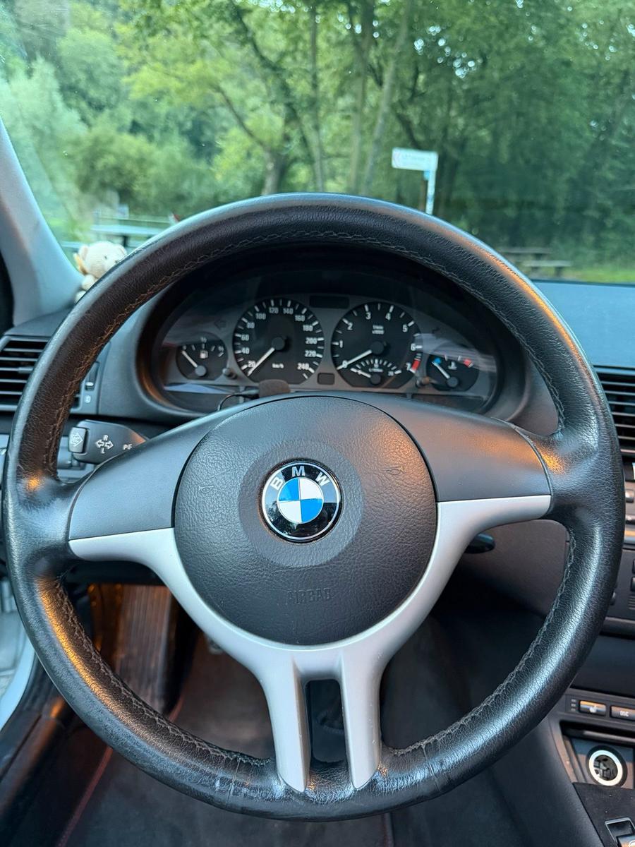 BMW 320 2004 — photo 11