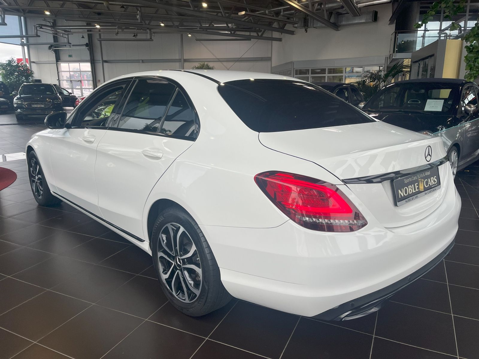 Fahrzeugabbildung Mercedes-Benz C 220 d 9G-TRONIC LED NAVI KAMERA NIGHT PAKET