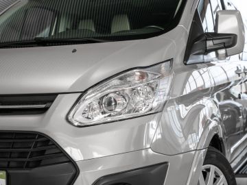 Ford Tourneo Custom - 12