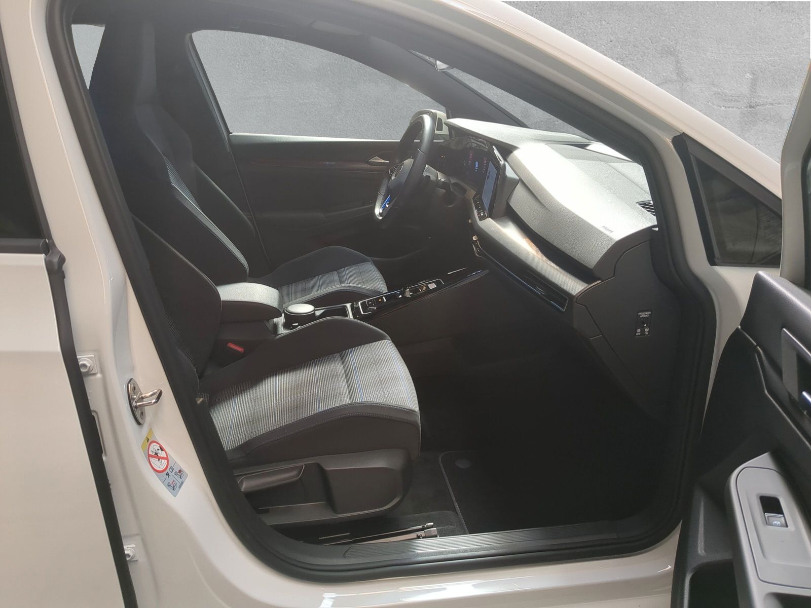 Fahrzeugabbildung Volkswagen Golf GTE 1.4 eHybrid DSG App-Connect LED-Plus