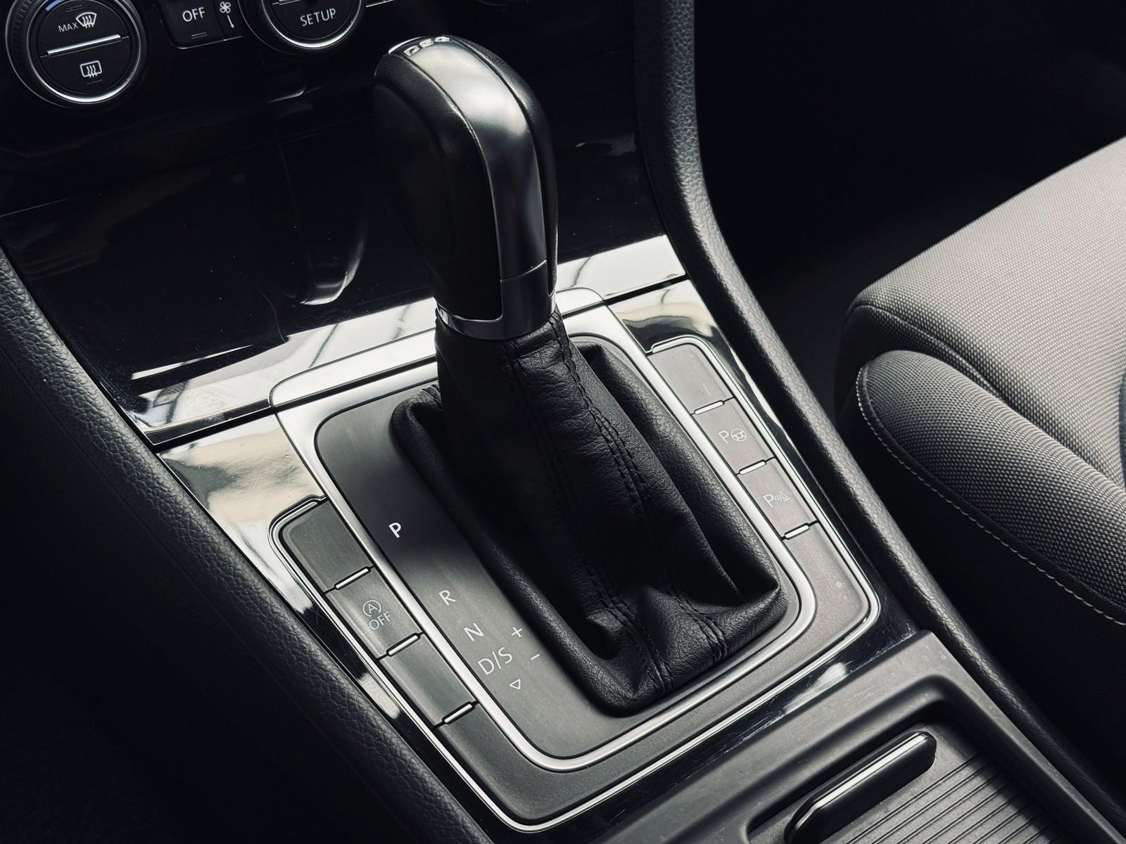 Volkswagen Golf Variant Highline Automatik |AHK|NAVI|KAMER|