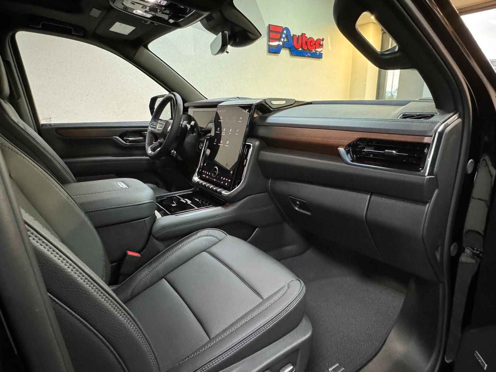 Fahrzeugabbildung GMC YUKON DENALI 2026-24" RÄDER, ENTERTAINMENT