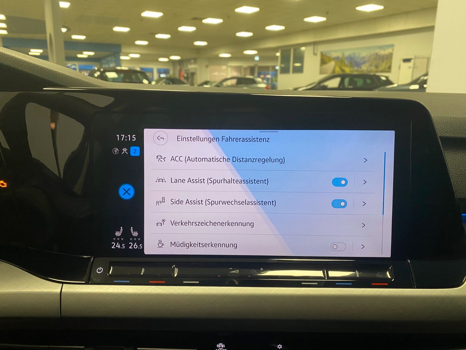 Fahrzeugabbildung Volkswagen Golf 1.5 eTSI OPF 110kW DSG Life+NAVI+KAMERA+ACC