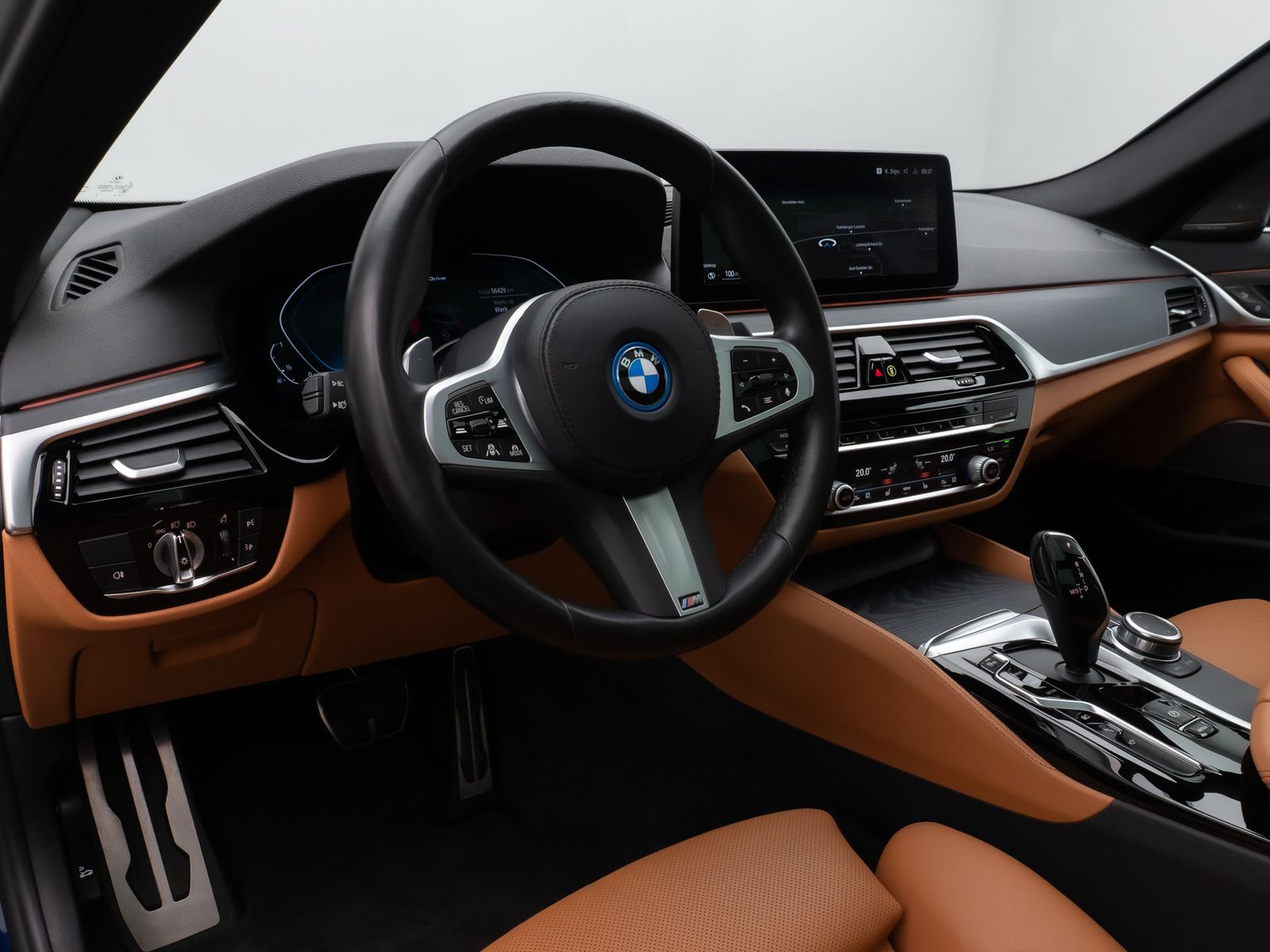 Fahrzeugabbildung BMW 530e xD M Sport Panorama 360°Laser HUD DAB H/K