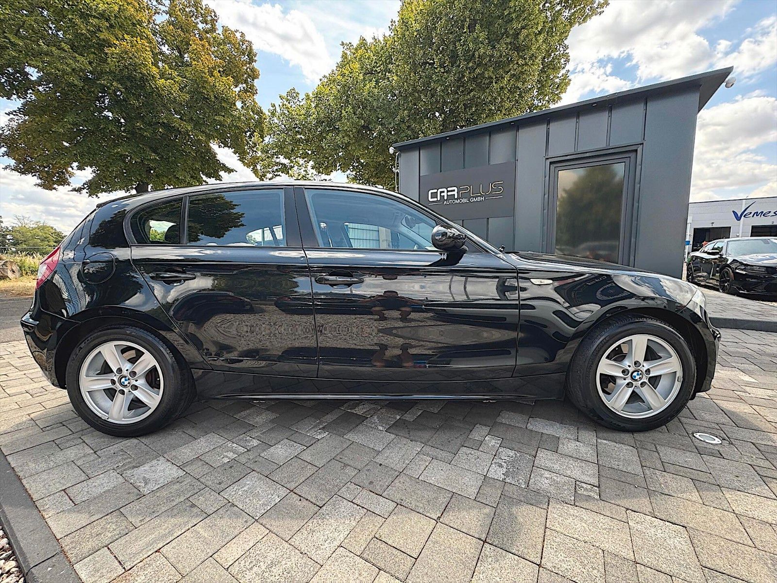 Fahrzeugabbildung BMW 120i Sport *TÜV Neu*Klima*Tempomat*Export Preis*