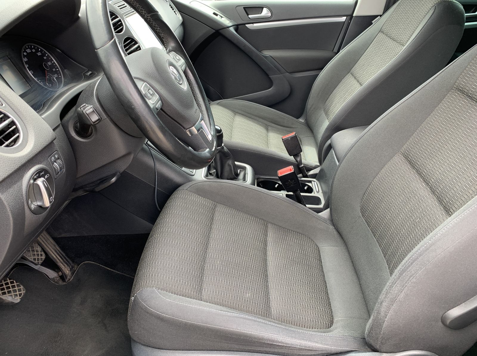 Fahrzeugabbildung Volkswagen Tiguan 1.4 TSI*Sport*AHK*STHZ*Tempomat*SHZ*