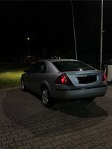 Ford Mondeo - Ford Mondeo aus 2004 mit Diesel-Antrieb