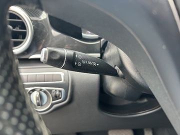 Mercedes V 220 - 10