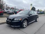 Volvo C30 1.6 Kinetic - Volvo C30 Kinetic mit Benzin-Antrieb