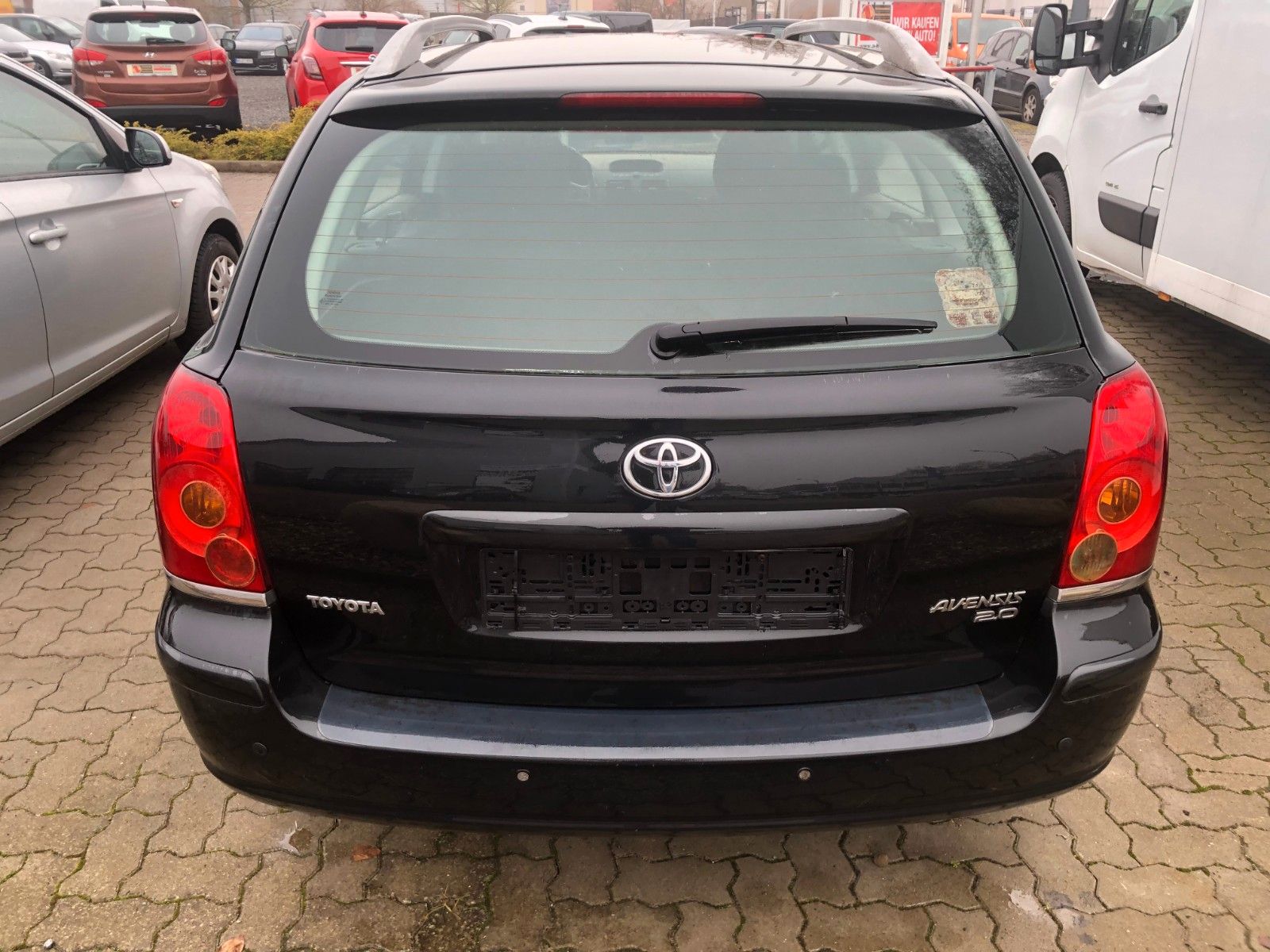 Fahrzeugabbildung Toyota Avensis 2.0-l-VVT-i Sol