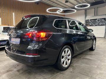 MYAUTOCENTER – Gebraucht- und Jahreswagen mit Werkstattservice in Pfaffenhofen Opel Astra J Sports Tourer Exklusiv *2. Hand*Kamera*