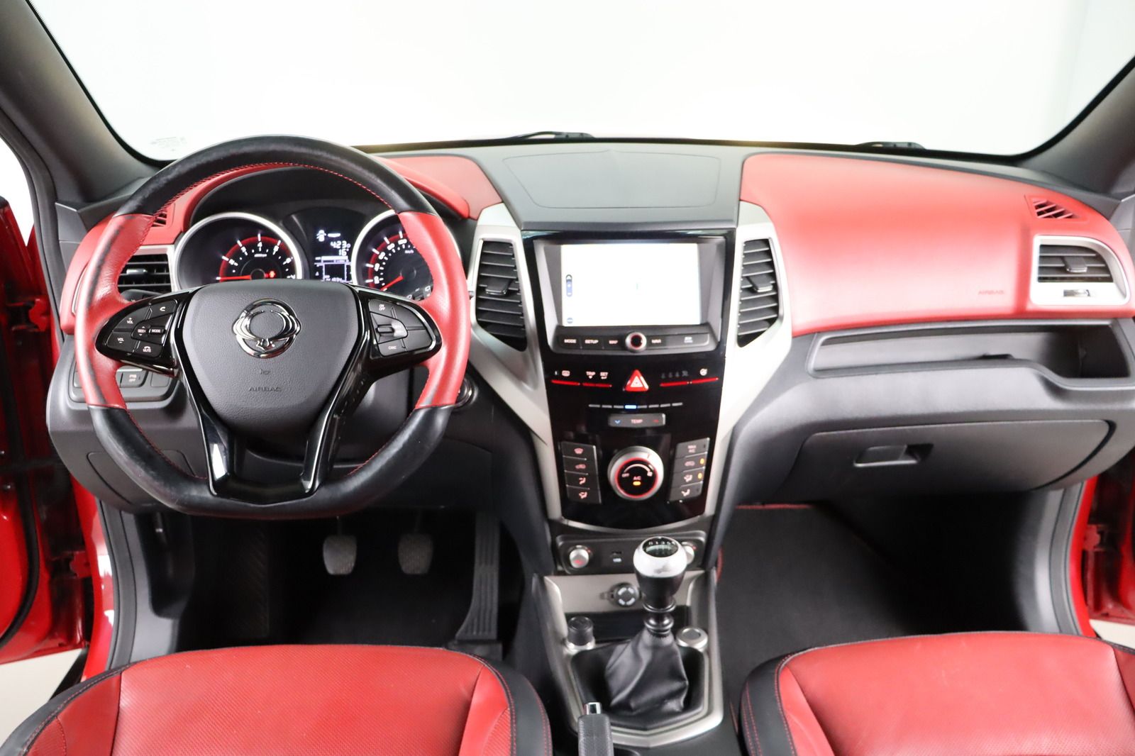 Fahrzeugabbildung Andere Ssangyong Tivoli * Leder * Navi * SHZ* e-XGi 160