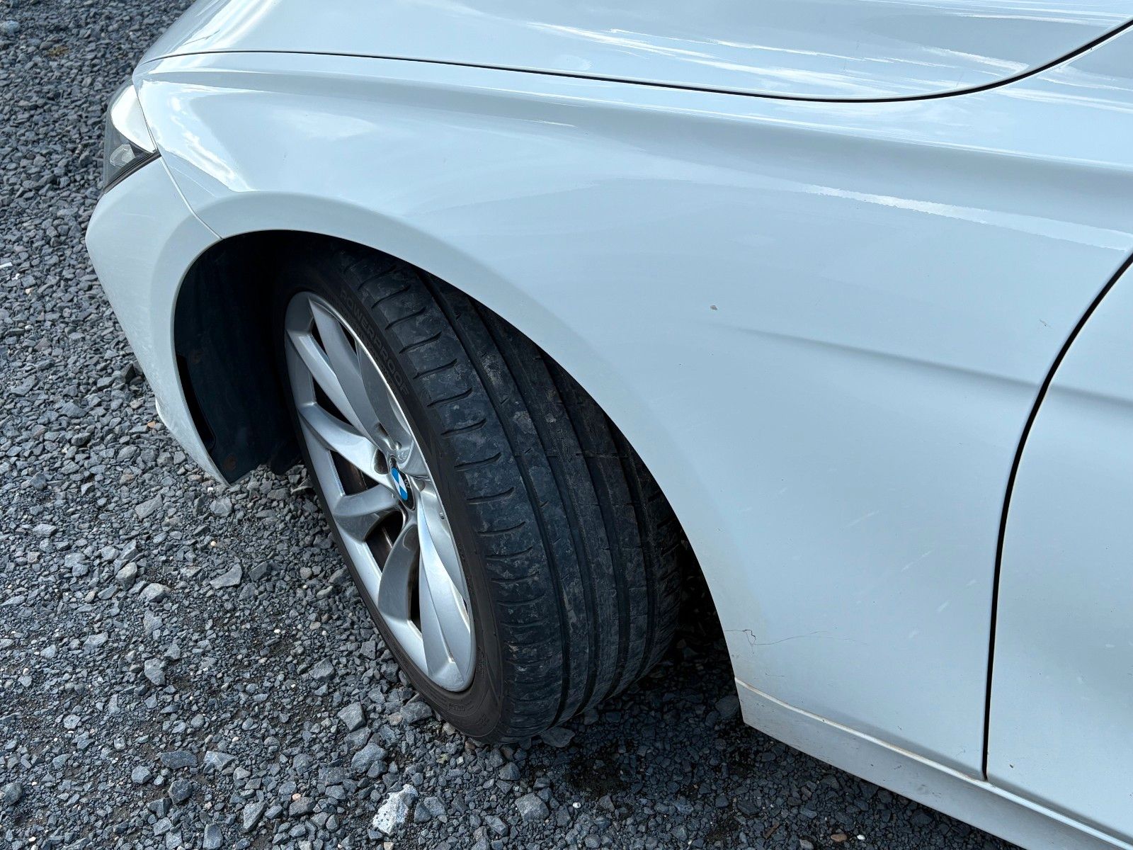 Fahrzeugabbildung BMW 320d Tour. Navi PDC 18"LMR 1.HAND Klimaautomatik